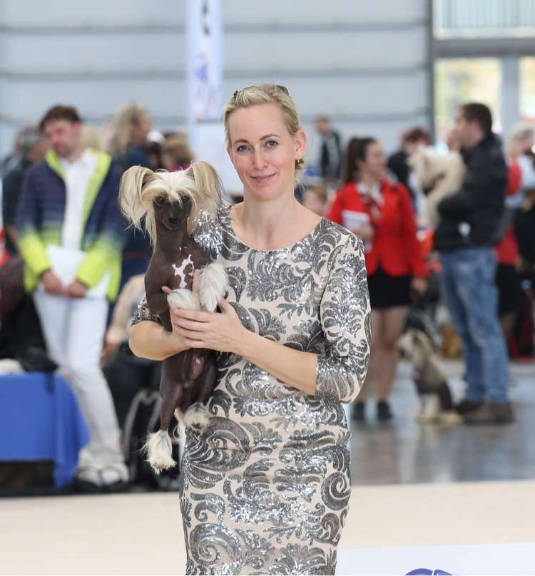 Need Red Love Queen Malverne